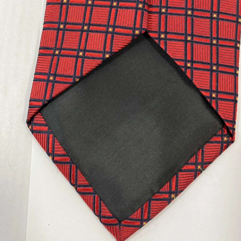 Jos A Bank Mens Tie3.75  in W x L60 in Silk Check Red Black